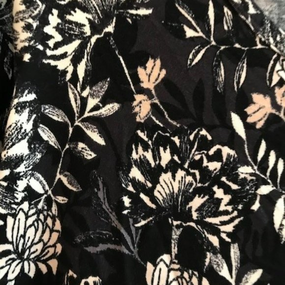 🆕 Floral tunic top NWT - Picture 5 of 7